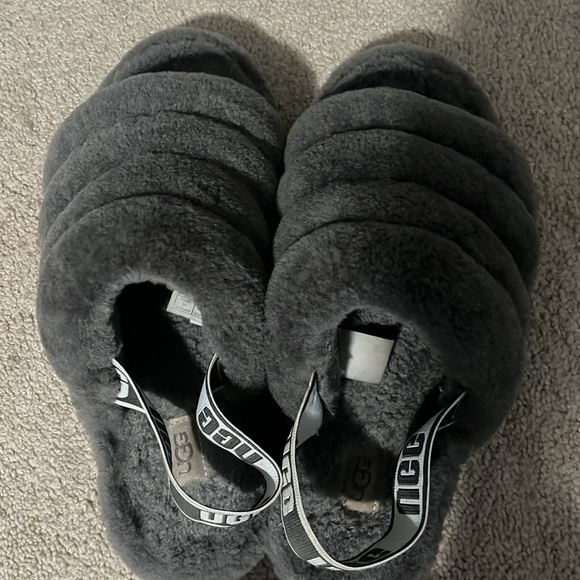Ugg Fluff Yeah Slide - Picture 2 of 3